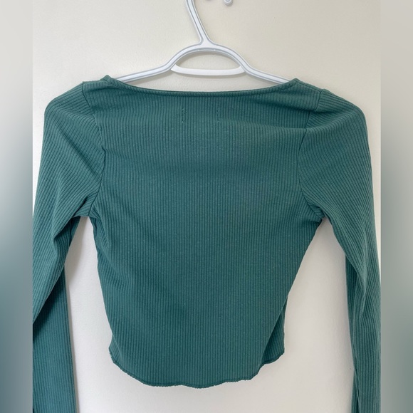 Gorgeous teal UO long sleeve!! - Picture 2 of 2